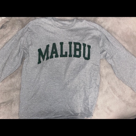 COPY - Brandy melville oversized long sleeve - Picture 2 of 2